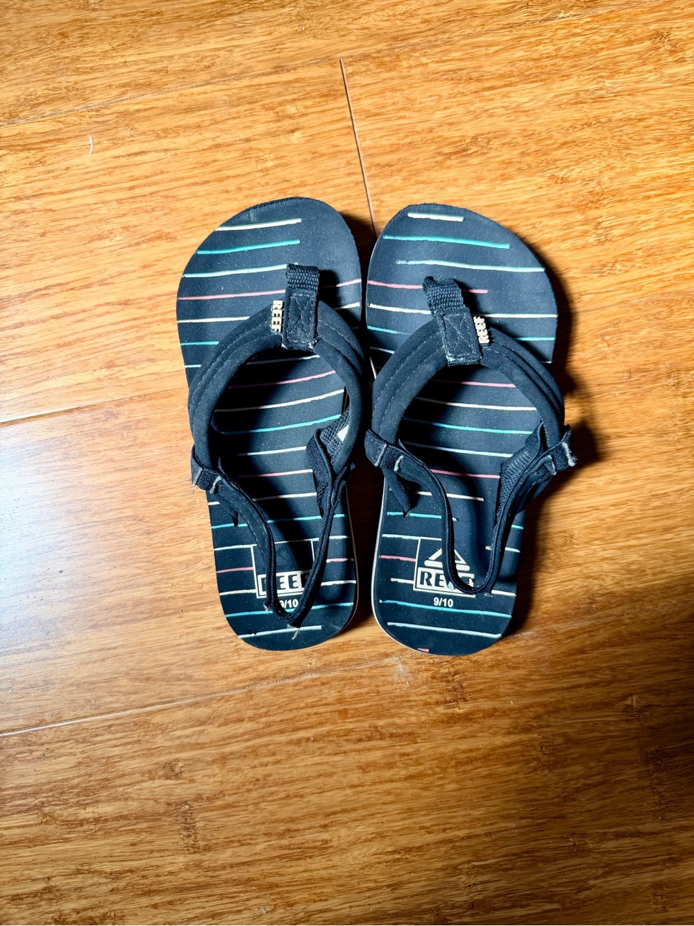 Kids Black Striped Reefs